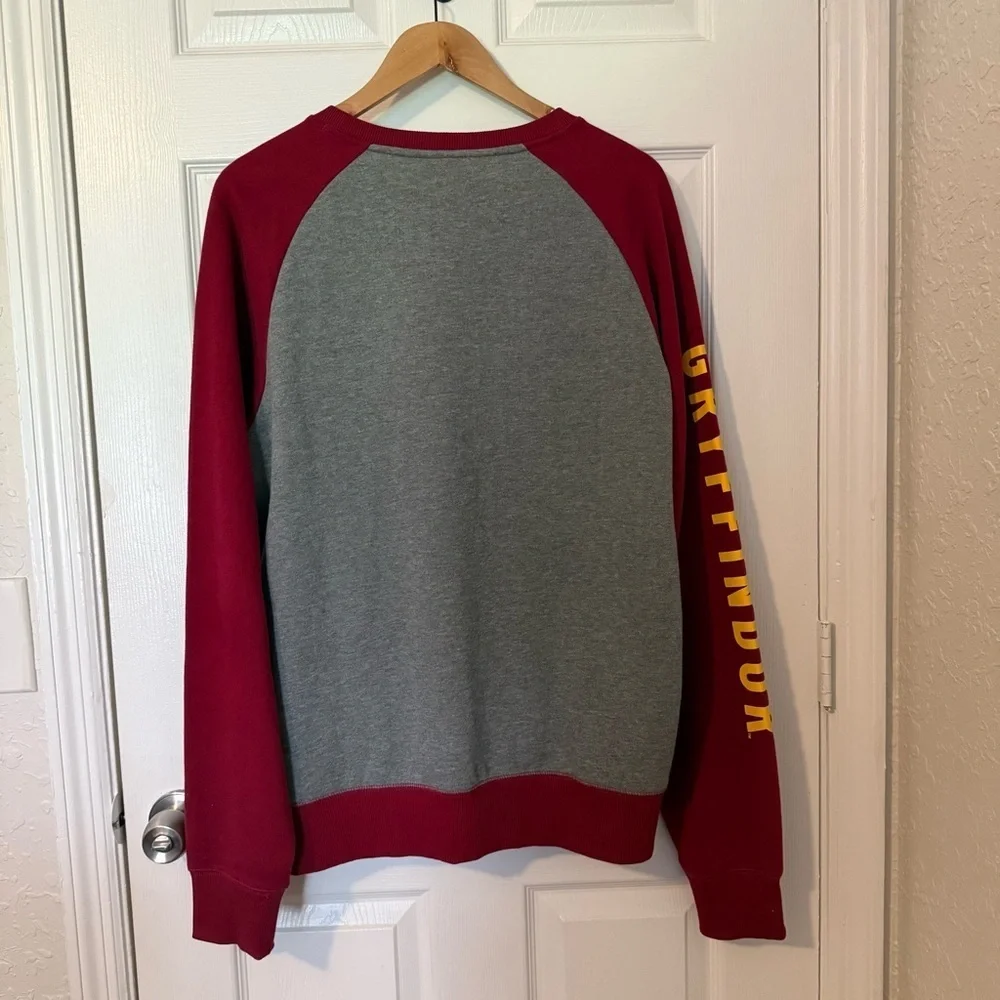 Universal Studios Wizarding World Harry Potter Gryffindor Sweatshirt Adult Large